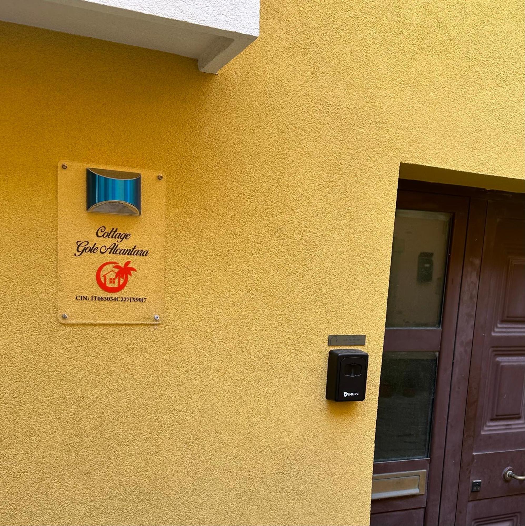 Cottage Gole Alcantara Pafumi Graniti Εξωτερικό φωτογραφία
